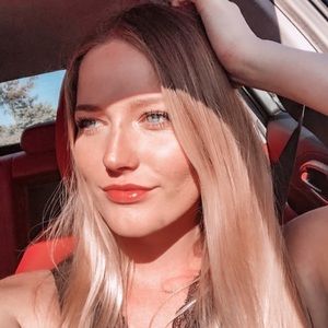 Meet your Posher, Hayley